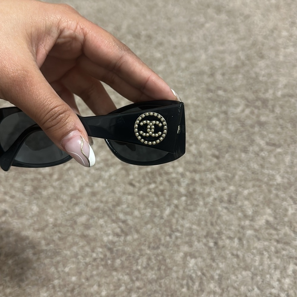 Chanel - Picture 4 of 5